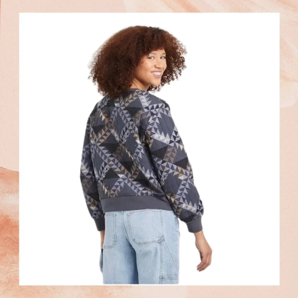 Lightweight Blue Quilted Pullover Cropped Sweatshirt - Picture 2 of 4